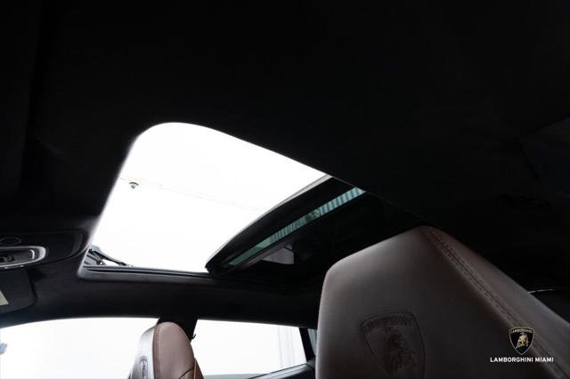 Used 2025 Lamborghini Urus SE image 25