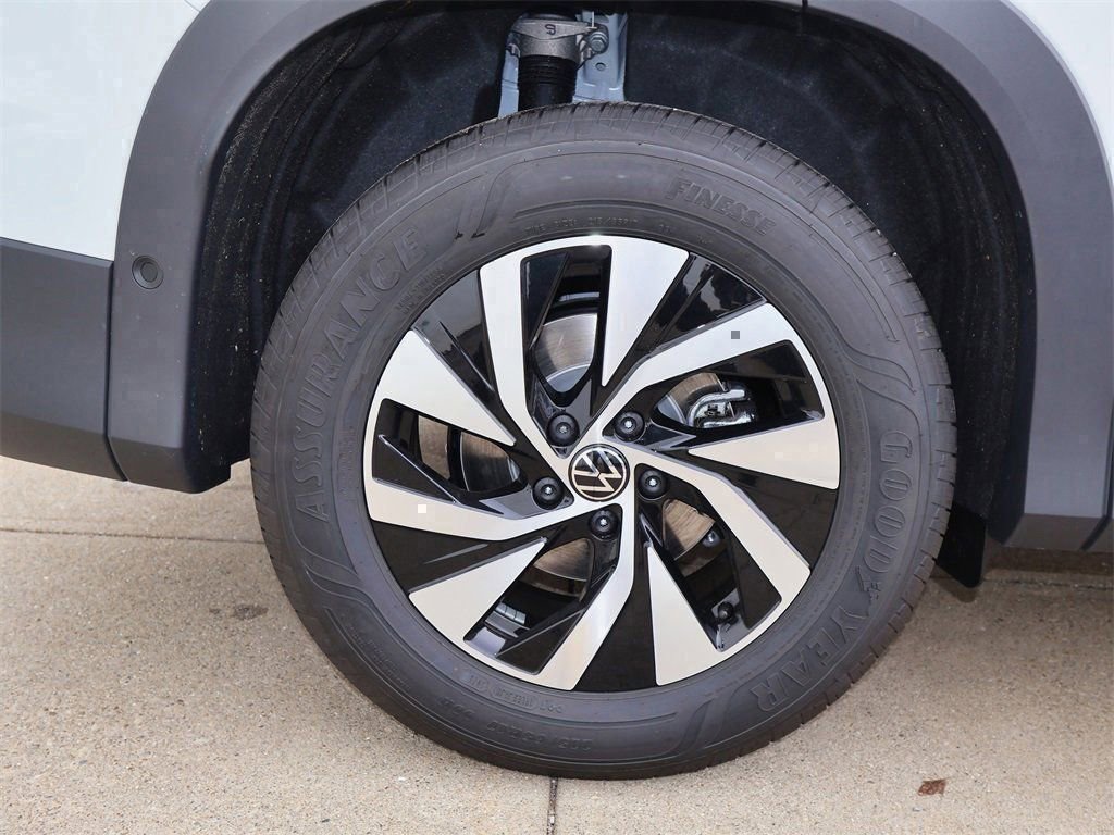 New 2026 Volkswagen Tiguan S FWD image 8