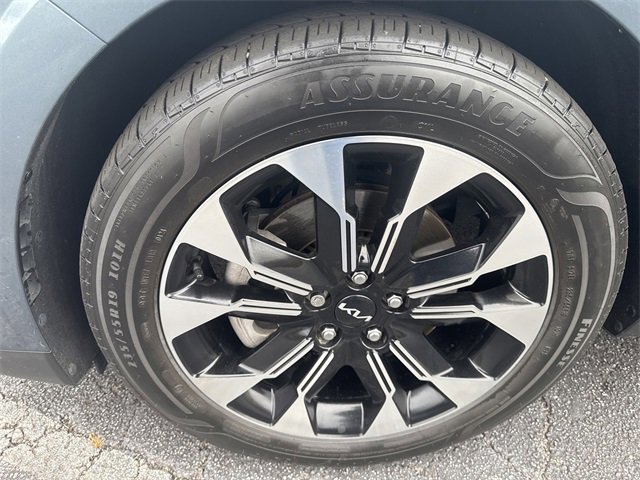 Certified 2024 Kia Carnival EX image 34