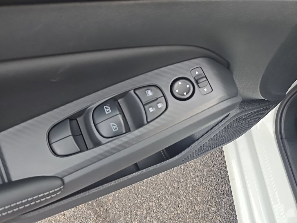 New 2026 Nissan Altima 2.5 SV AWD/4WD image 10