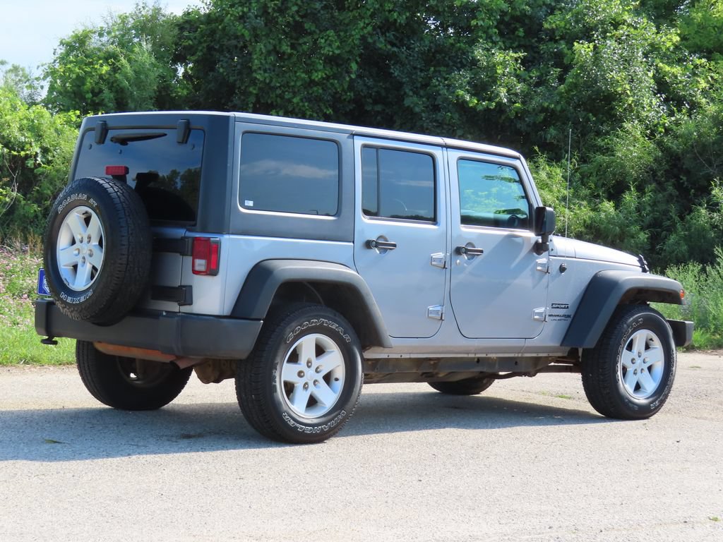 Used 2018 Jeep Wrangler Unlimited Sport S AWD/4WD image 3