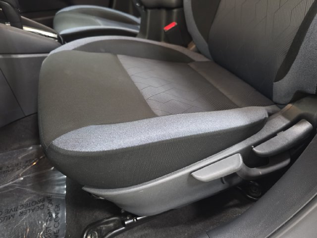 Used 2025 Nissan Versa SV FWD image 28