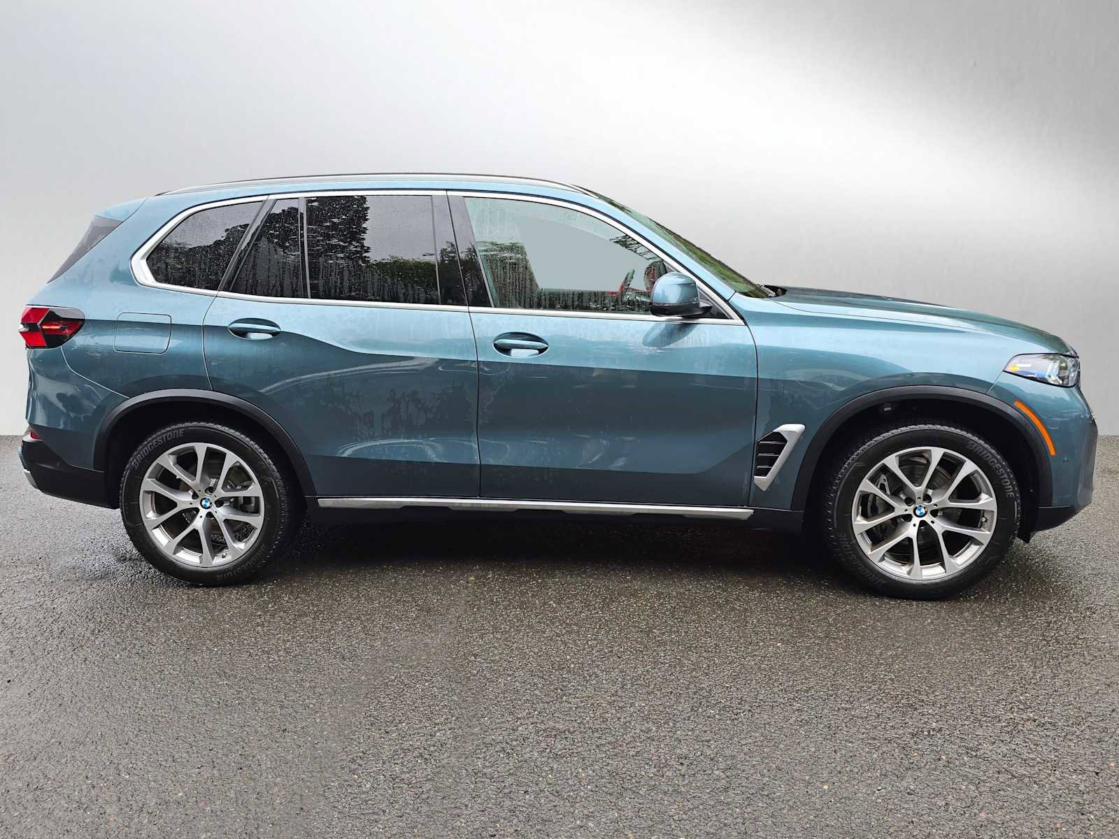 Used 2026 BMW X5 xDrive40i AWD/4WD image 2