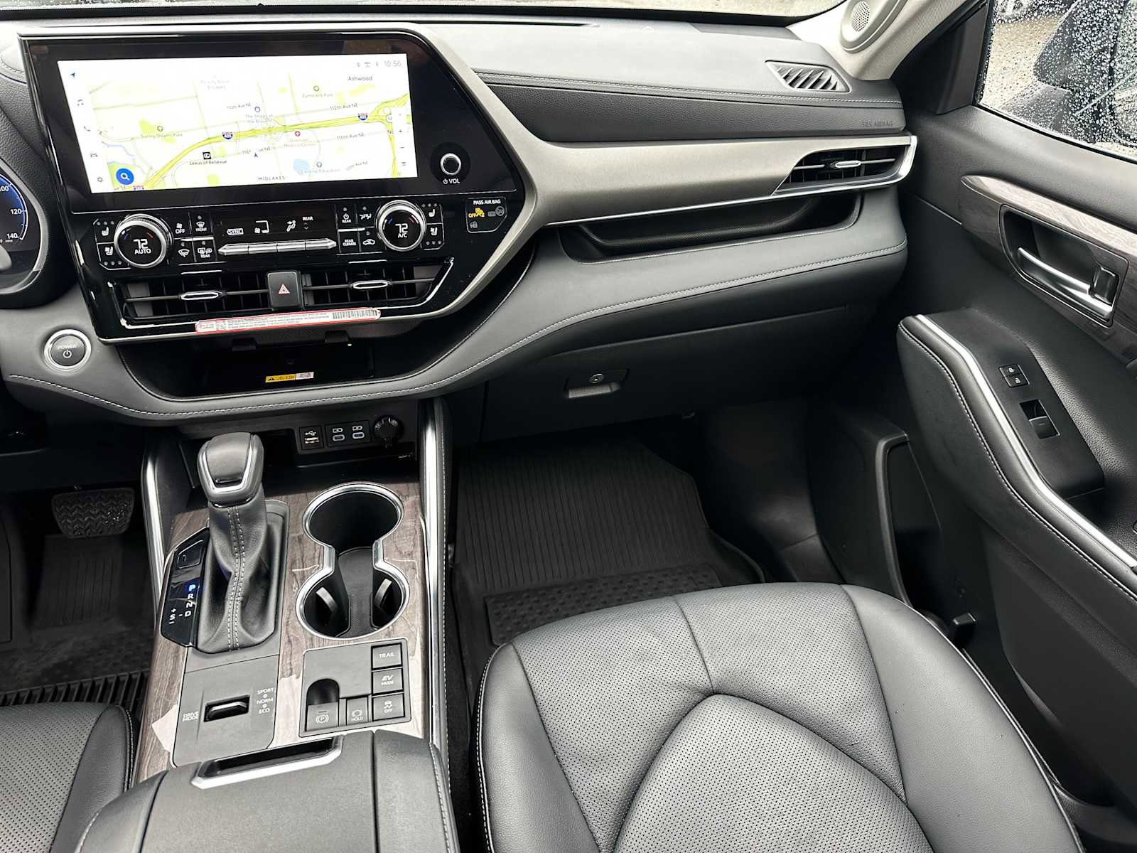 Used 2025 Toyota Highlander Limited image 19