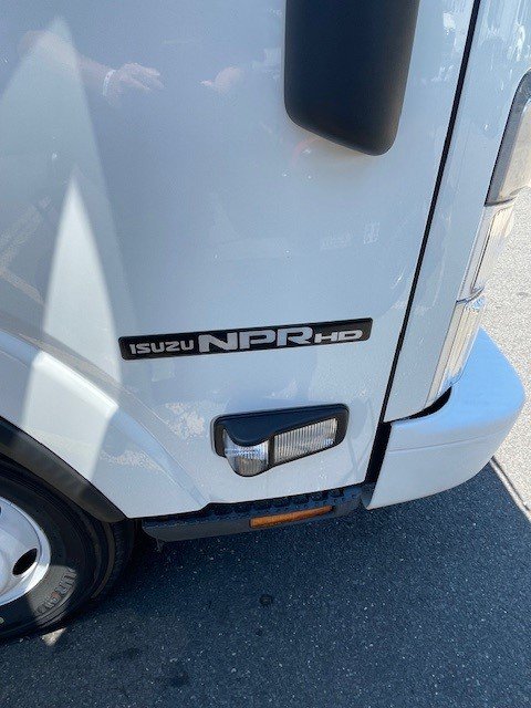 Used 2023 Isuzu NPR RWD image 9