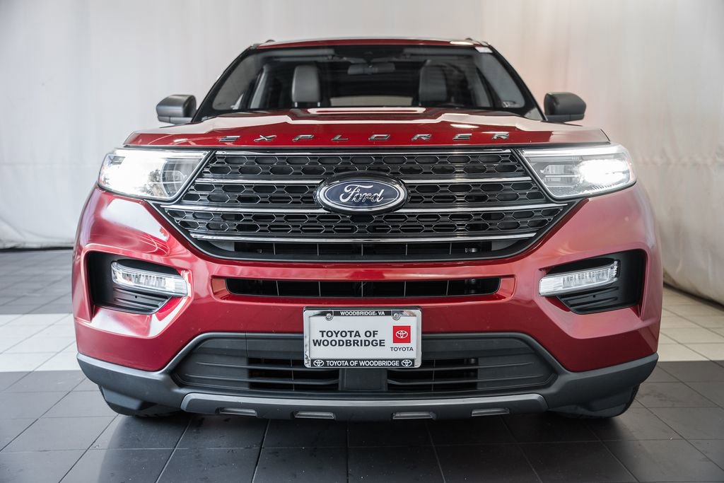 Used 2021 Ford Explorer XLT w/ Equipment Group 202A AWD/4WD image 2