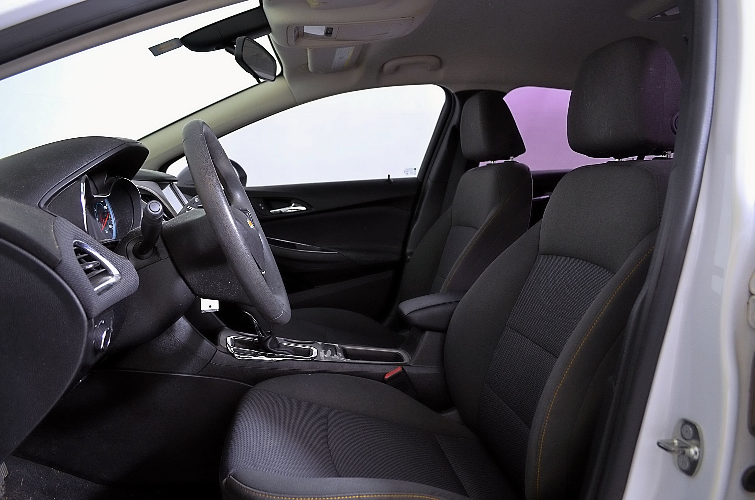 Used 2018 Chevrolet Cruze LS FWD image 23