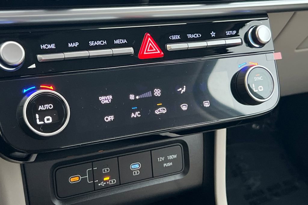 New 2026 Hyundai Tucson Blue SE image 18