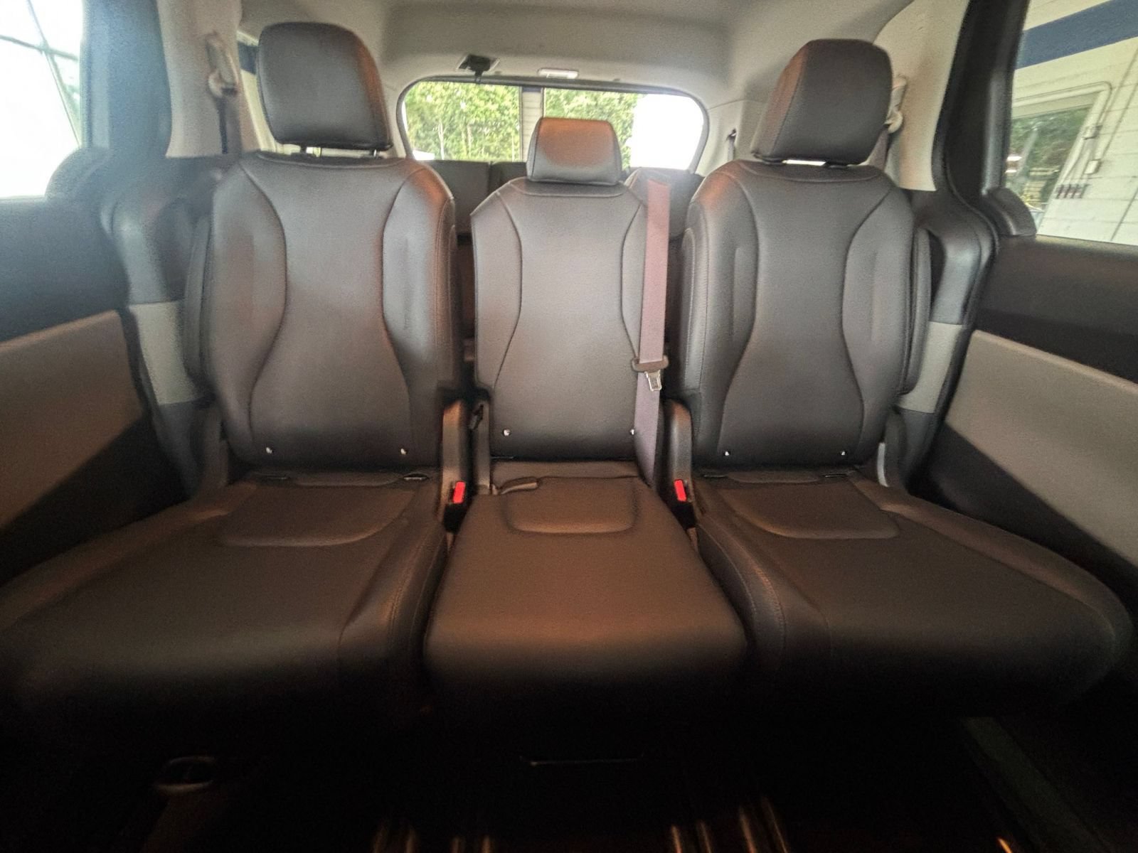 Used 2026 Kia Carnival FWD image 39