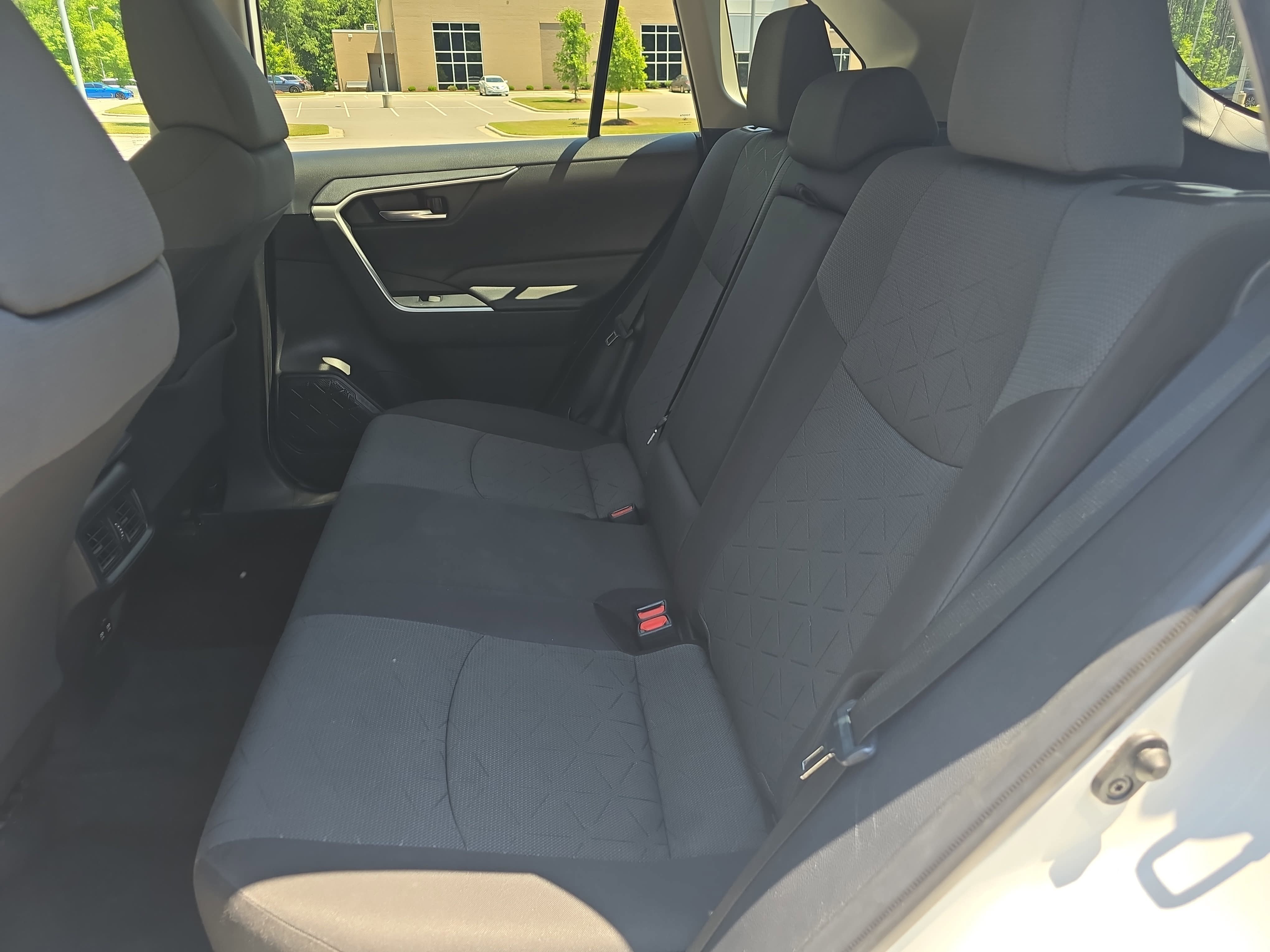Used 2020 Toyota RAV4 XLE w/ Convenience Package AWD/4WD image 15