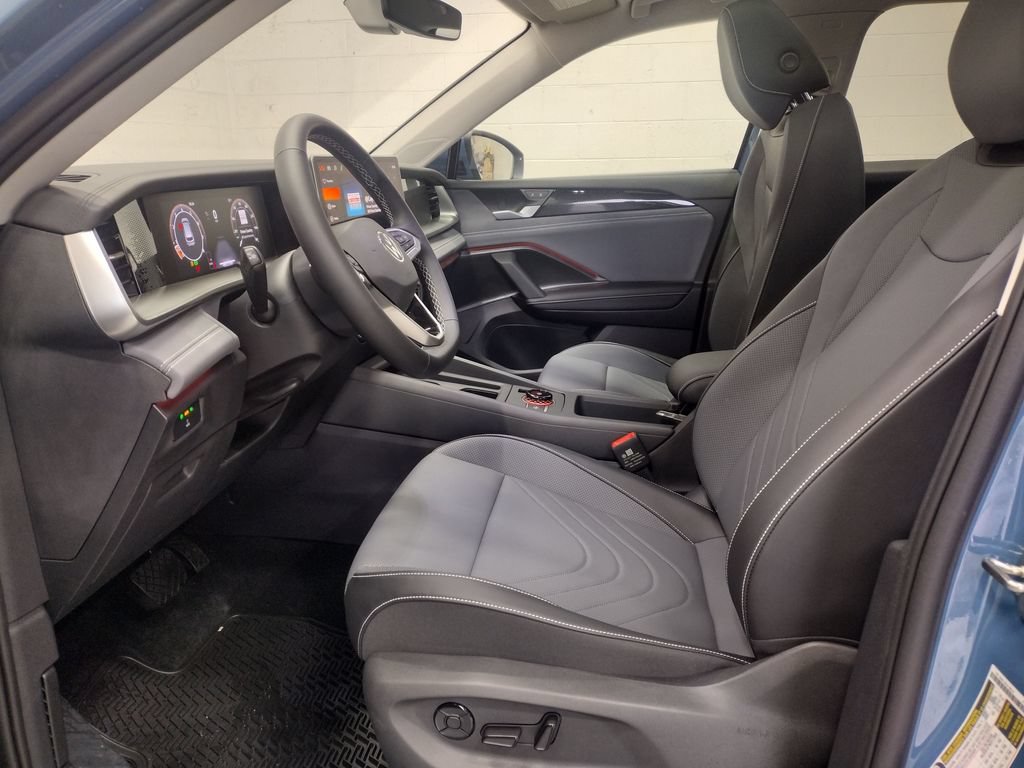New 2026 Volkswagen Tiguan SE AWD/4WD image 24