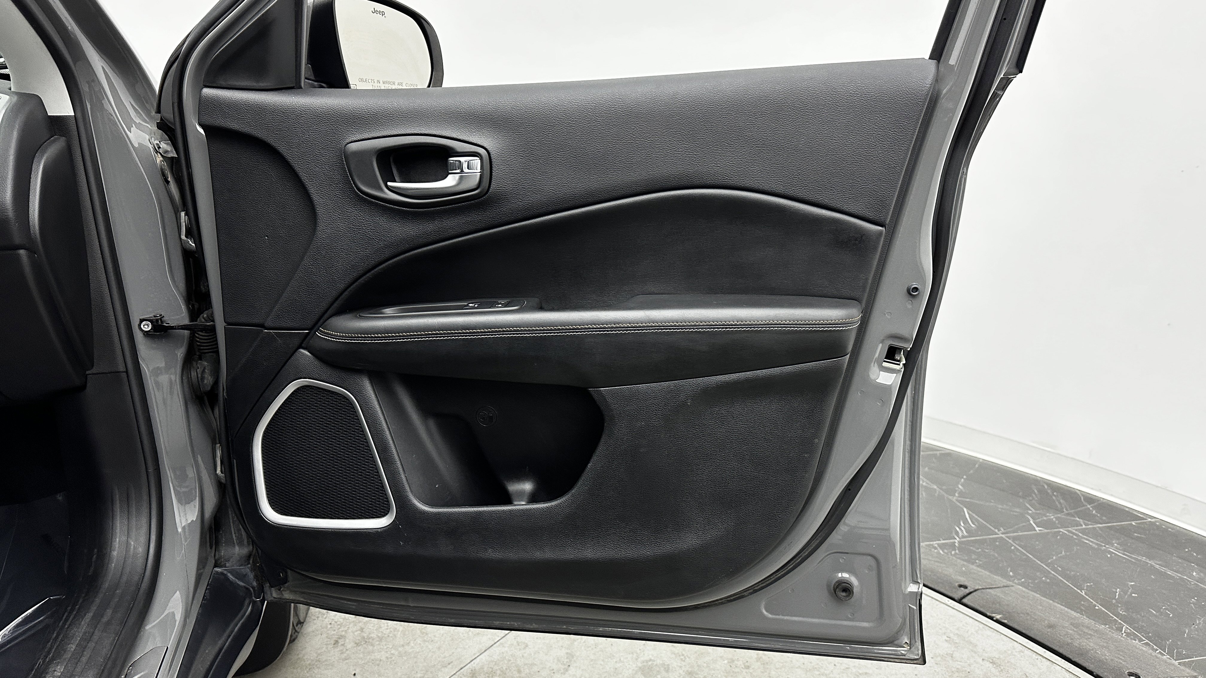 Used 2019 Jeep Compass Sport image 32