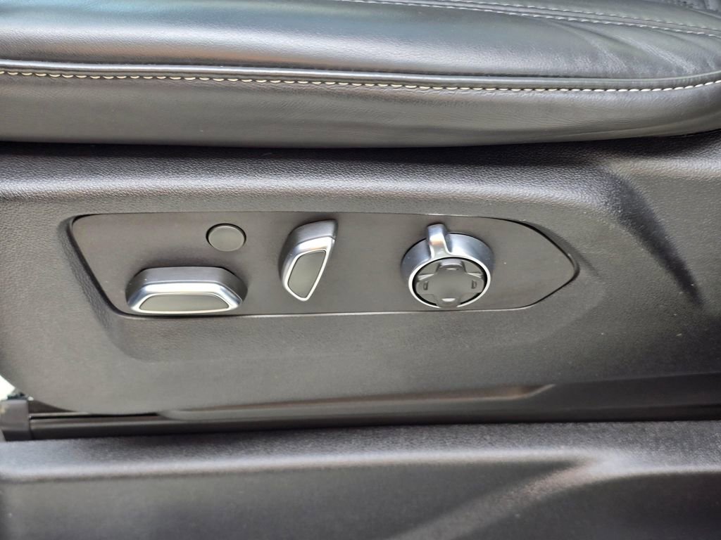 Certified 2023 Cadillac Escalade Sport Platinum w/ Heavy-Duty Trailer Package image 29