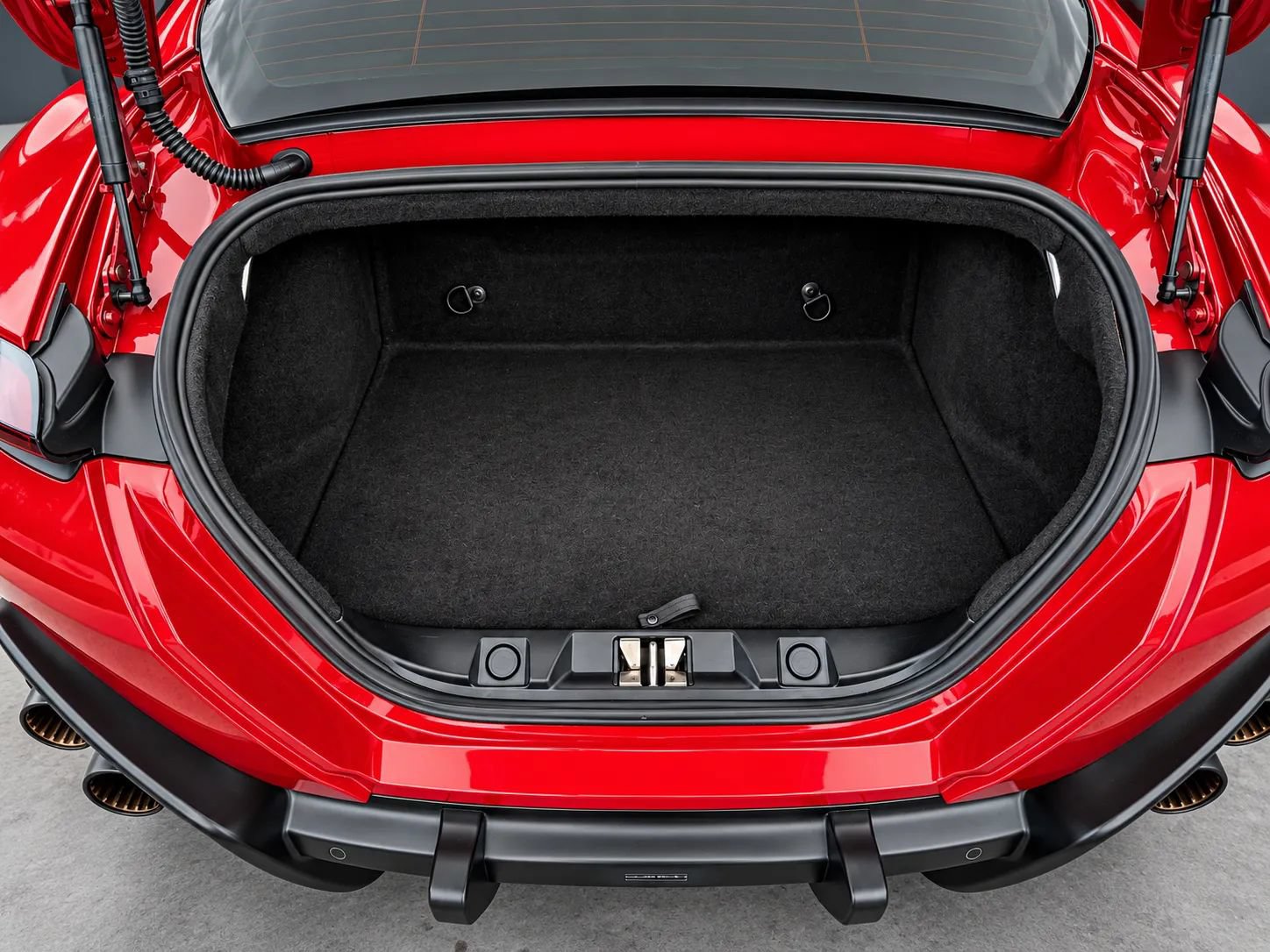 Used 2022 Ferrari Roma RWD image 18