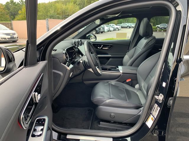 Used 2025 Mercedes-Benz GLC 300 4MATIC image 31