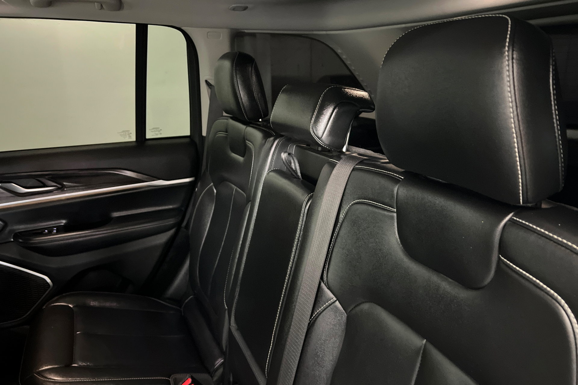 Used 2022 Jeep Grand Cherokee Limited AWD/4WD image 21
