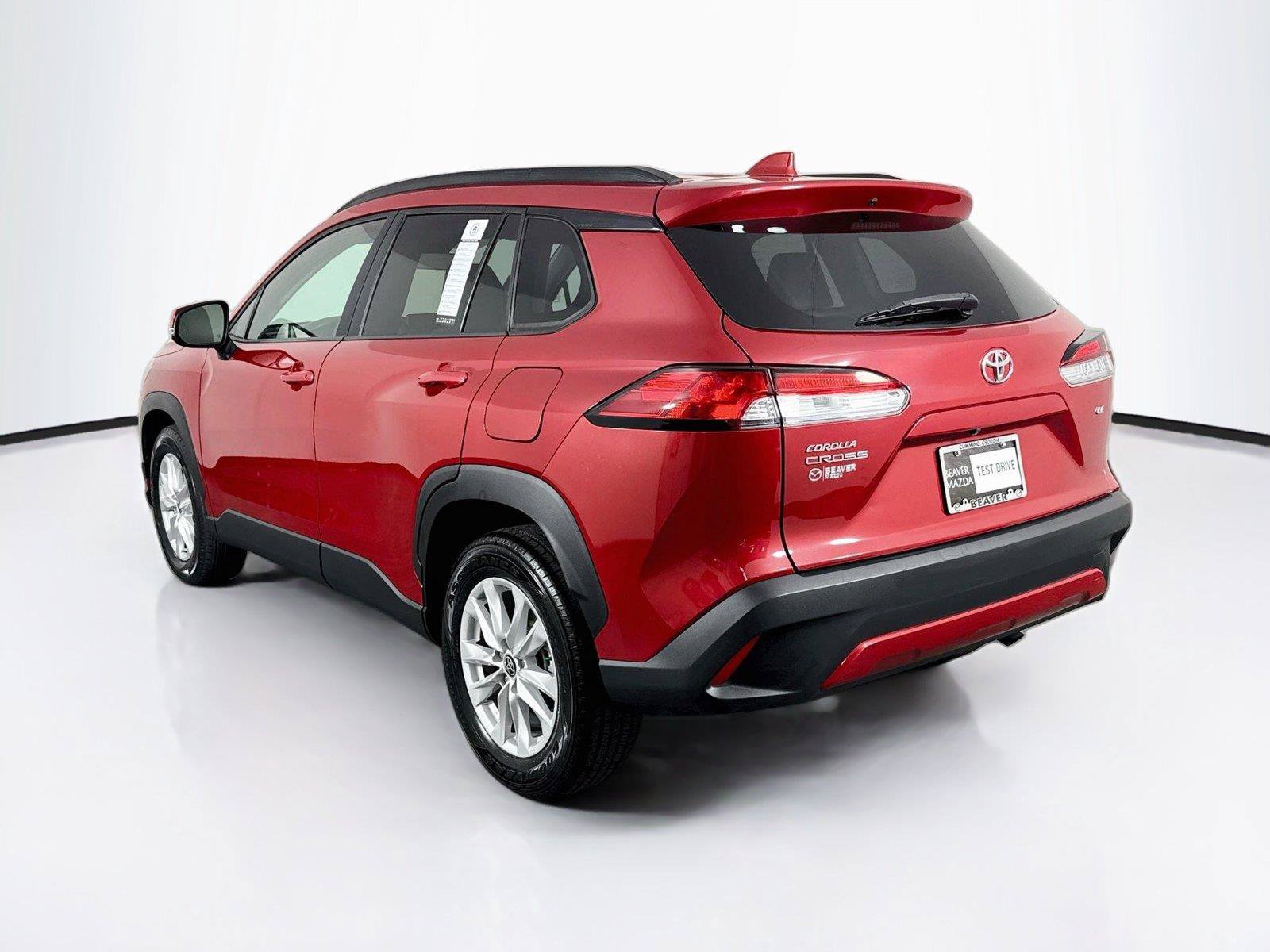 Used 2022 Toyota Corolla Cross LE FWD image 11