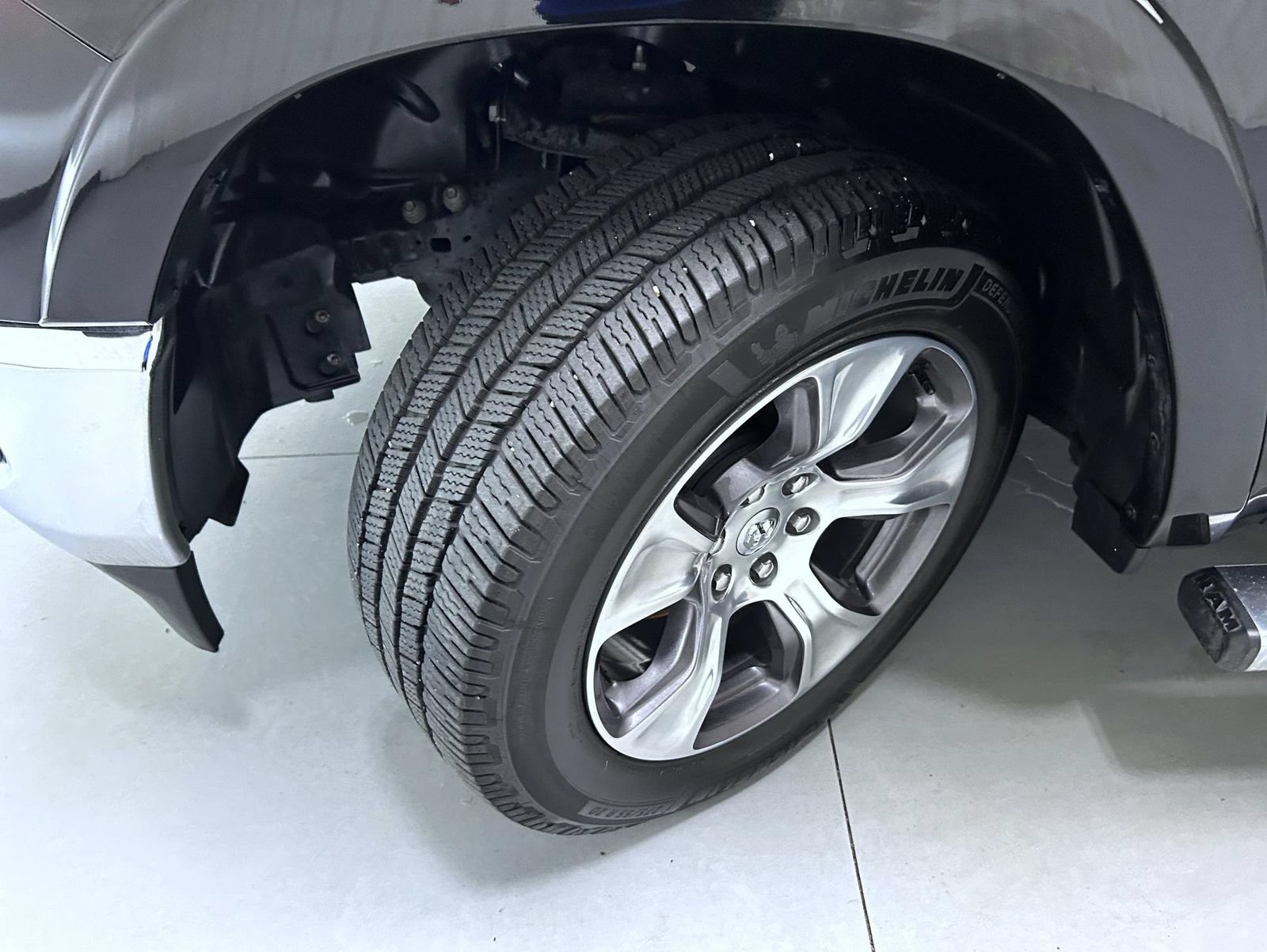 Used 2020 RAM 1500 Laramie AWD/4WD image 23