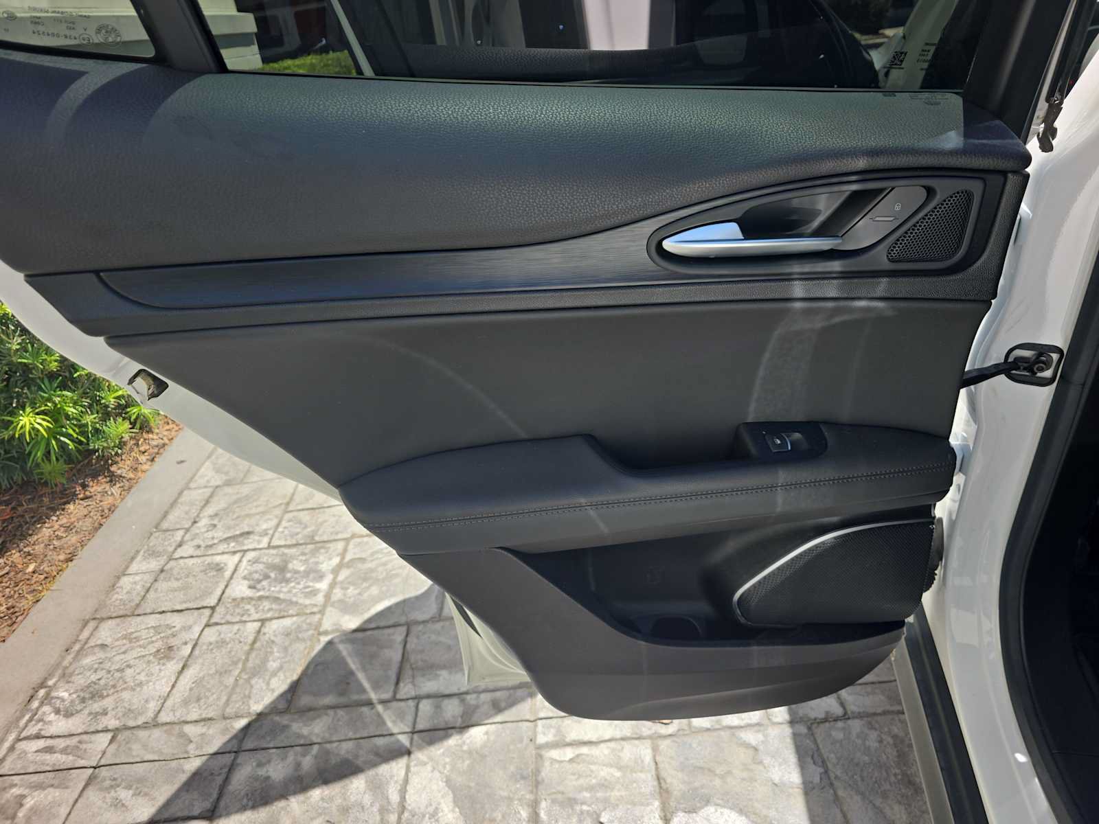 Used 2019 Alfa Romeo Stelvio AWD image 9