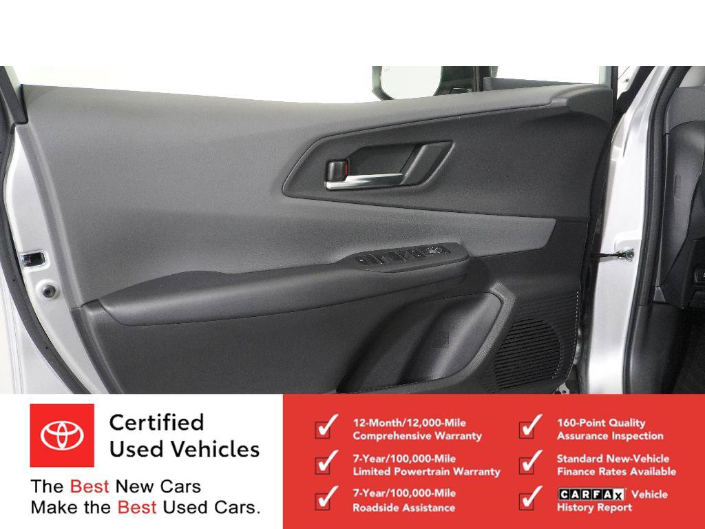 Used 2025 Toyota Prius XLE AWD/4WD image 13
