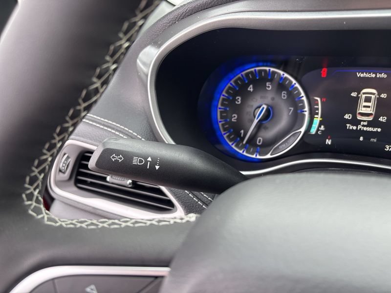 New 2026 Chrysler Pacifica Select AWD/4WD image 27