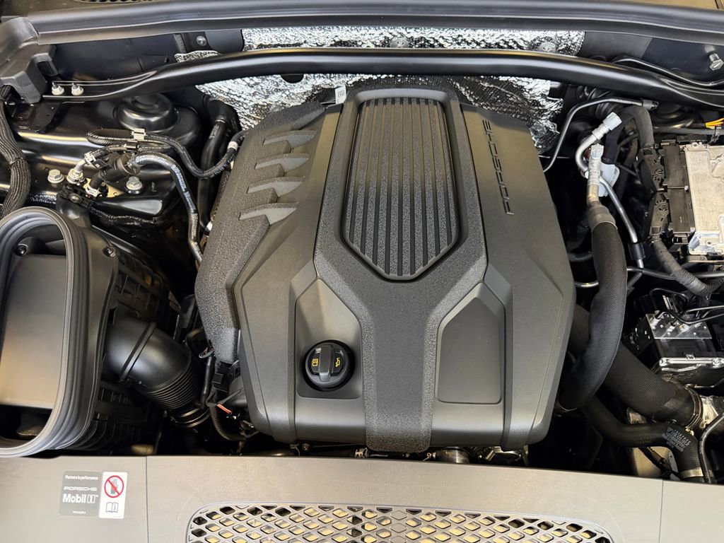 New 2026 Porsche Macan AWD/4WD image 27