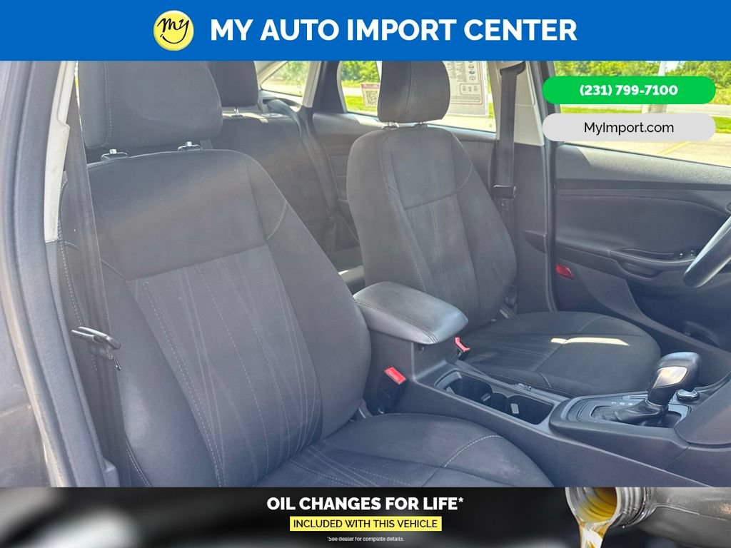 Used 2017 Ford Focus SE FWD image 25