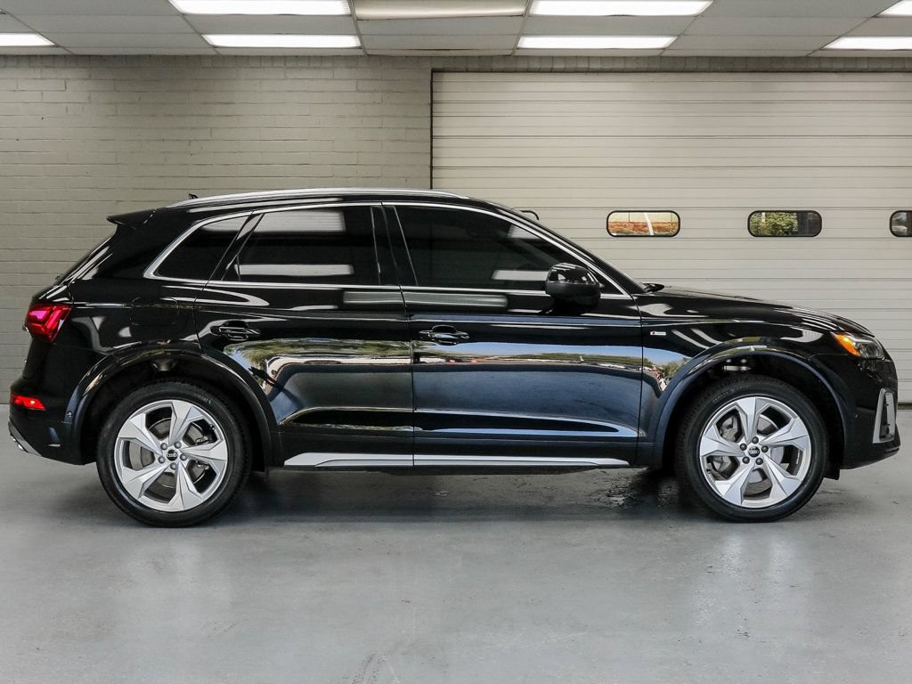 Used 2023 Audi Q5 2.0T Prestige w/ Prestige Package AWD/4WD image 3