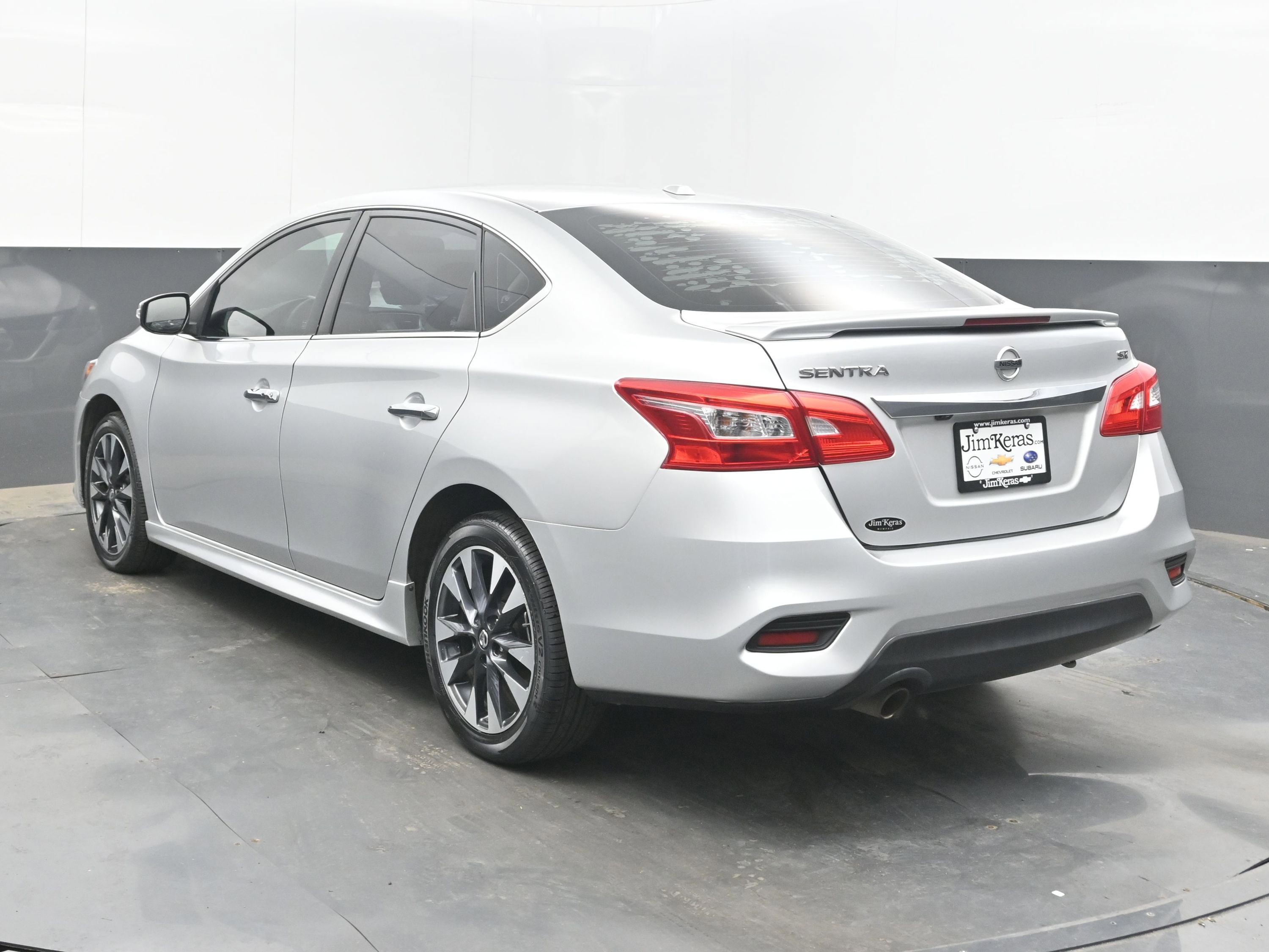 Used 2018 Nissan Sentra SR w/ Technology Package image 8