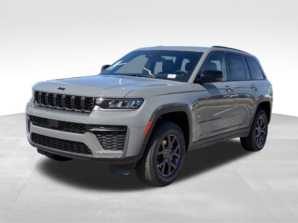 New 2027 Jeep Grand Cherokee Altitude RWD 360° Tour