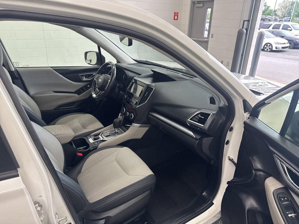Used 2020 Subaru Forester Premium image 9
