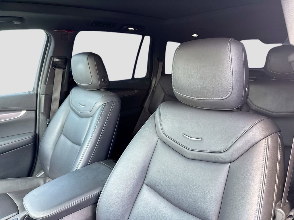 Used 2023 Cadillac XT6 Luxury image 13