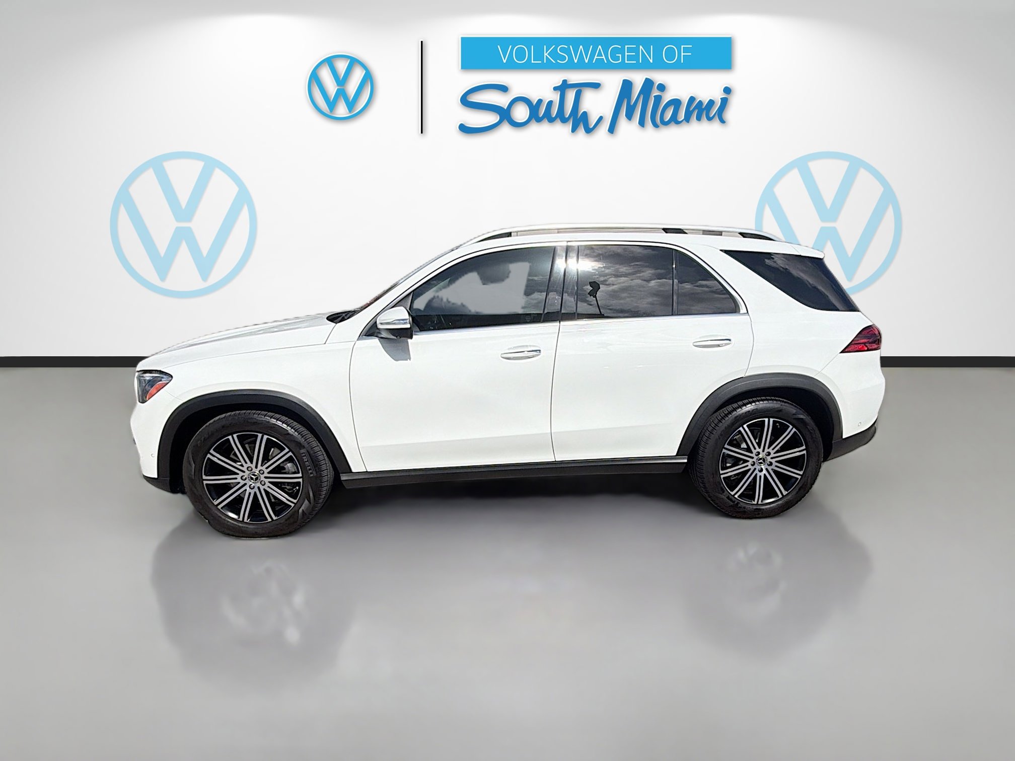 Used 2024 Mercedes-Benz GLE 450 4MATIC image 4