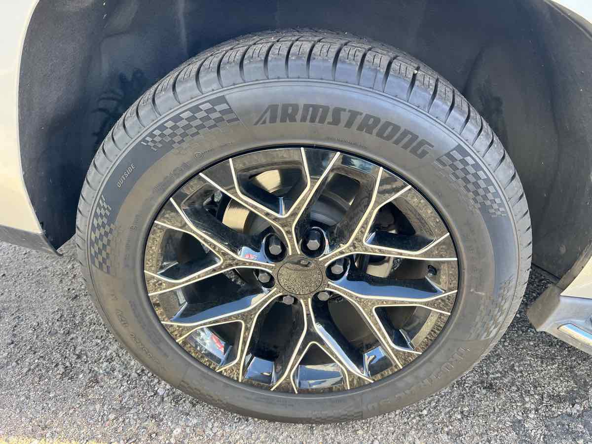 Used 2017 GMC Yukon SLE w/ Convenience Package RWD image 5