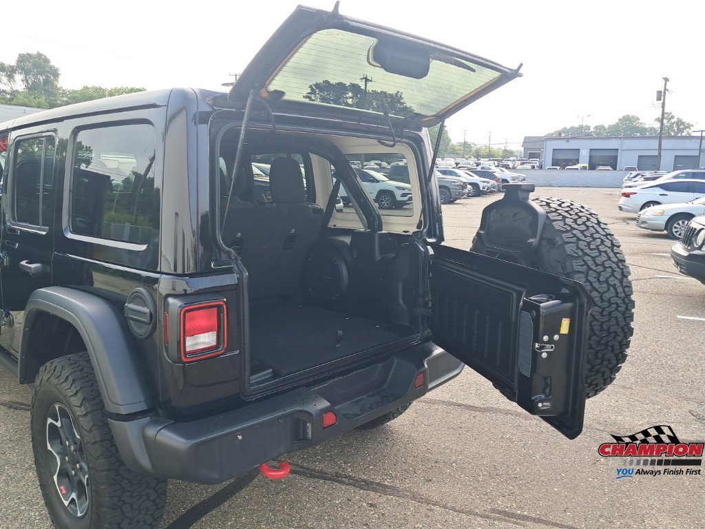 Used 2023 Jeep Wrangler Unlimited Rubicon w/ Cold Weather Group AWD/4WD image 25
