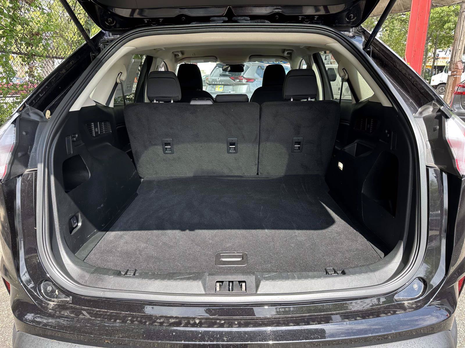 Used 2022 Ford Edge SE AWD/4WD image 13