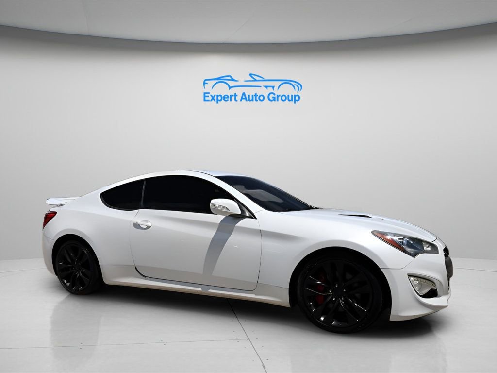 Used 2015 Hyundai Genesis 3.8 RWD image 1