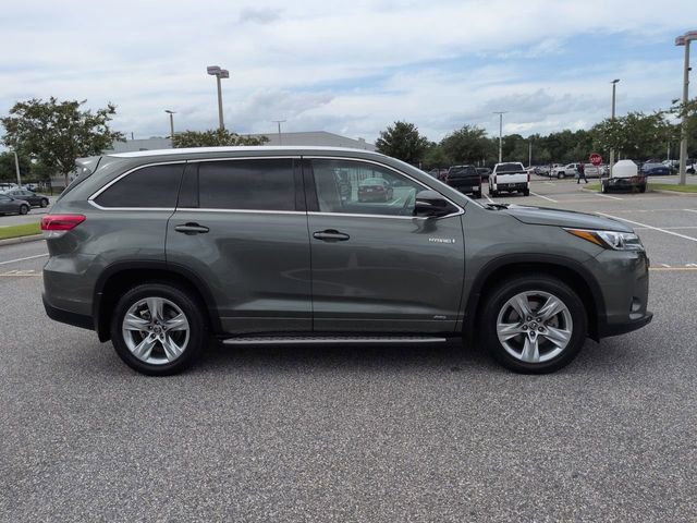 Used 2017 Toyota Highlander Limited AWD/4WD image 3