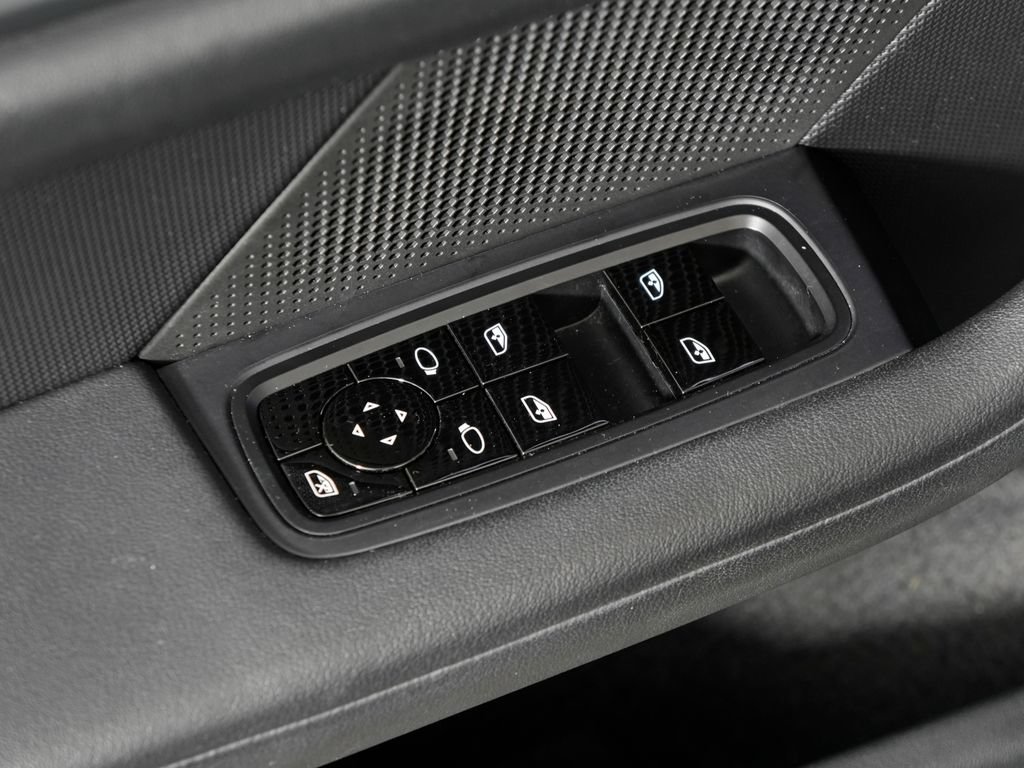 Certified 2021 Porsche Taycan 4S AWD/4WD image 17