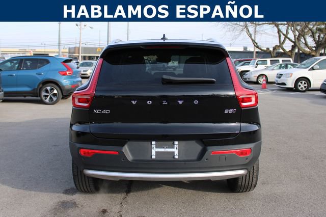 Used 2025 Volvo XC40 B5 Plus AWD/4WD image 4
