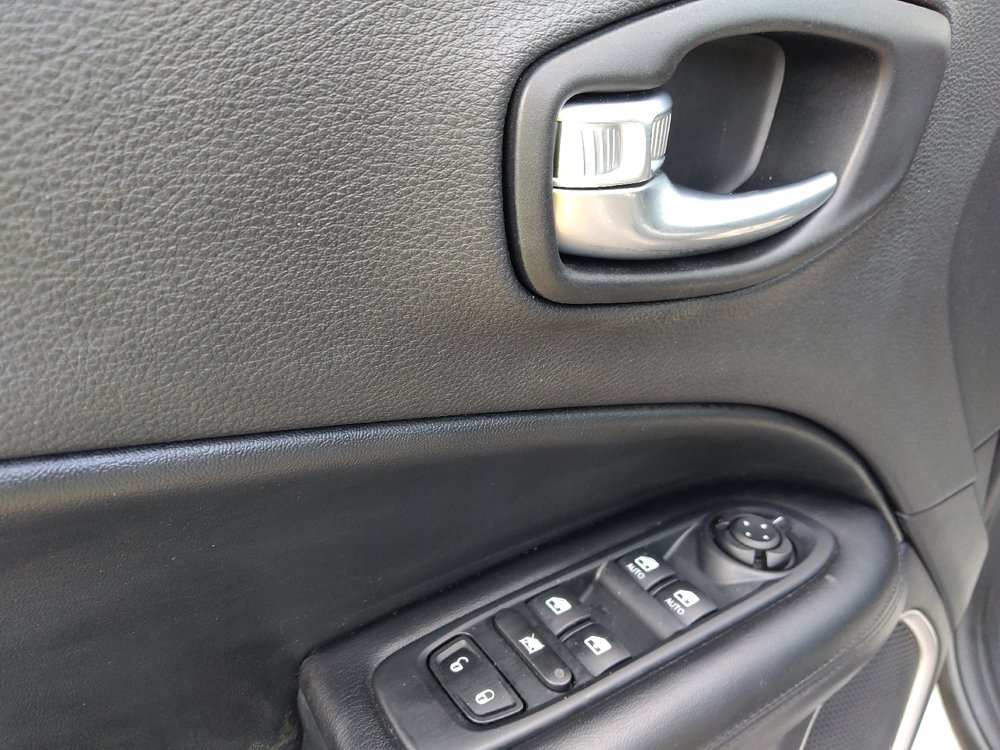 Used 2021 Jeep Compass Latitude AWD/4WD image 27