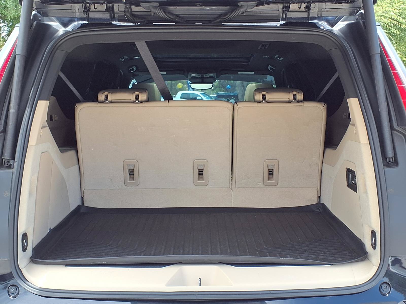 Certified 2024 Cadillac Escalade ESV Premium Luxury RWD image 17