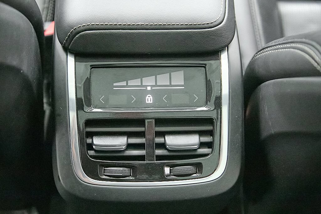 Certified 2023 Volvo XC60 B6 Ultimate AWD/4WD image 23