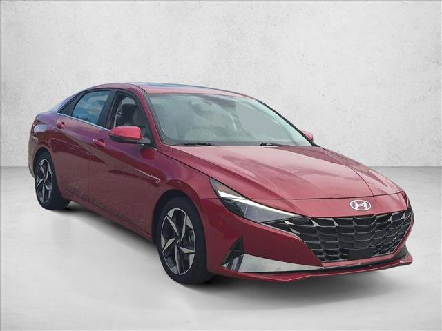 Used 2023 Hyundai Elantra Limited w/ Preferred Accessory Package FWD image 3