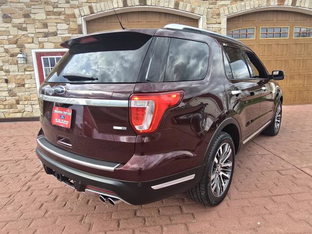 Used 2018 Ford Explorer Platinum AWD/4WD image 3