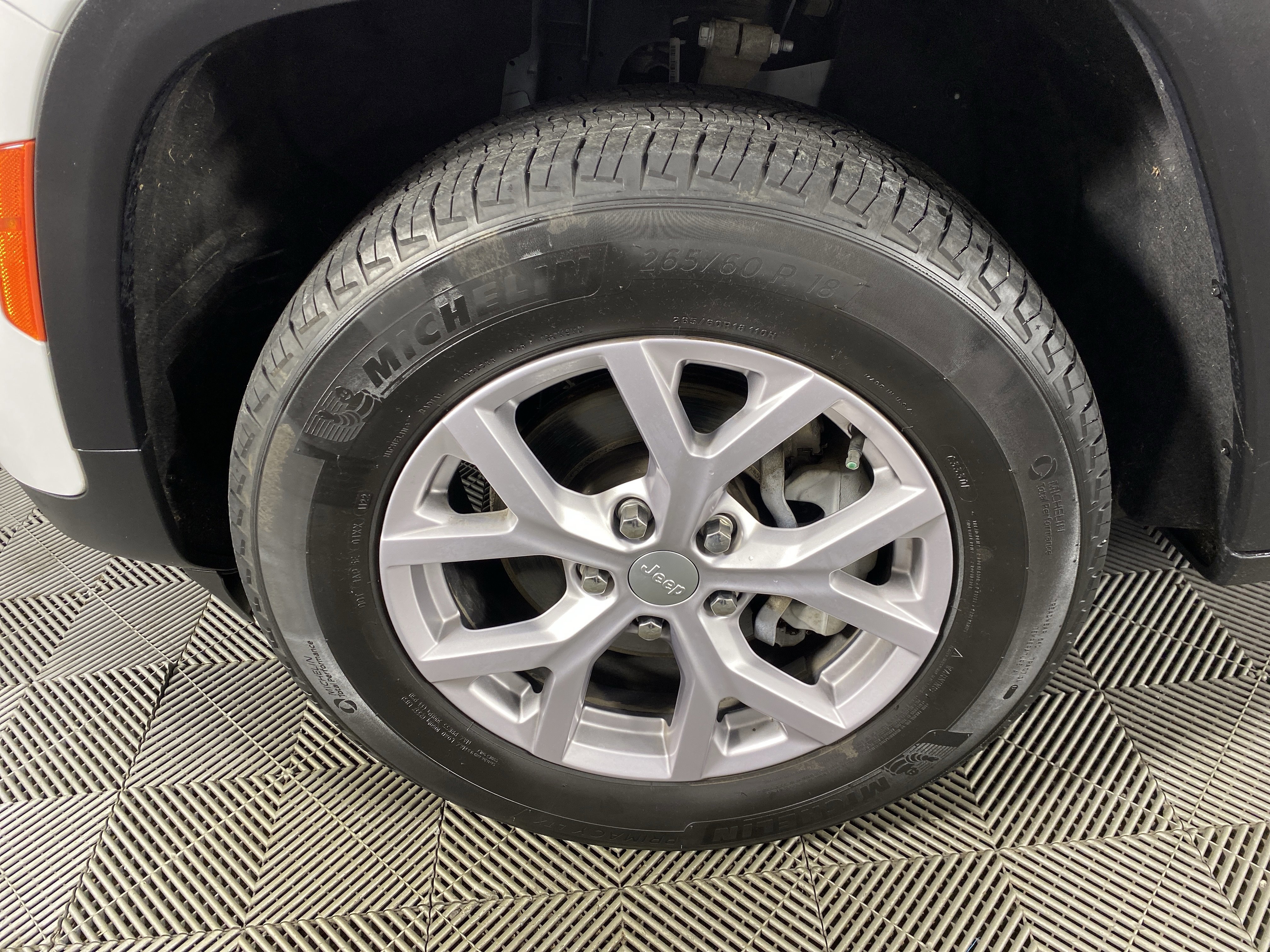 Used 2022 Jeep Grand Cherokee Limited image 15