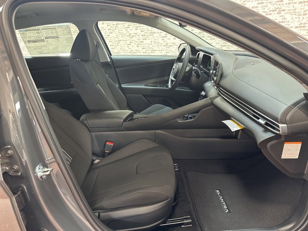 New 2026 Hyundai Elantra Blue image 11