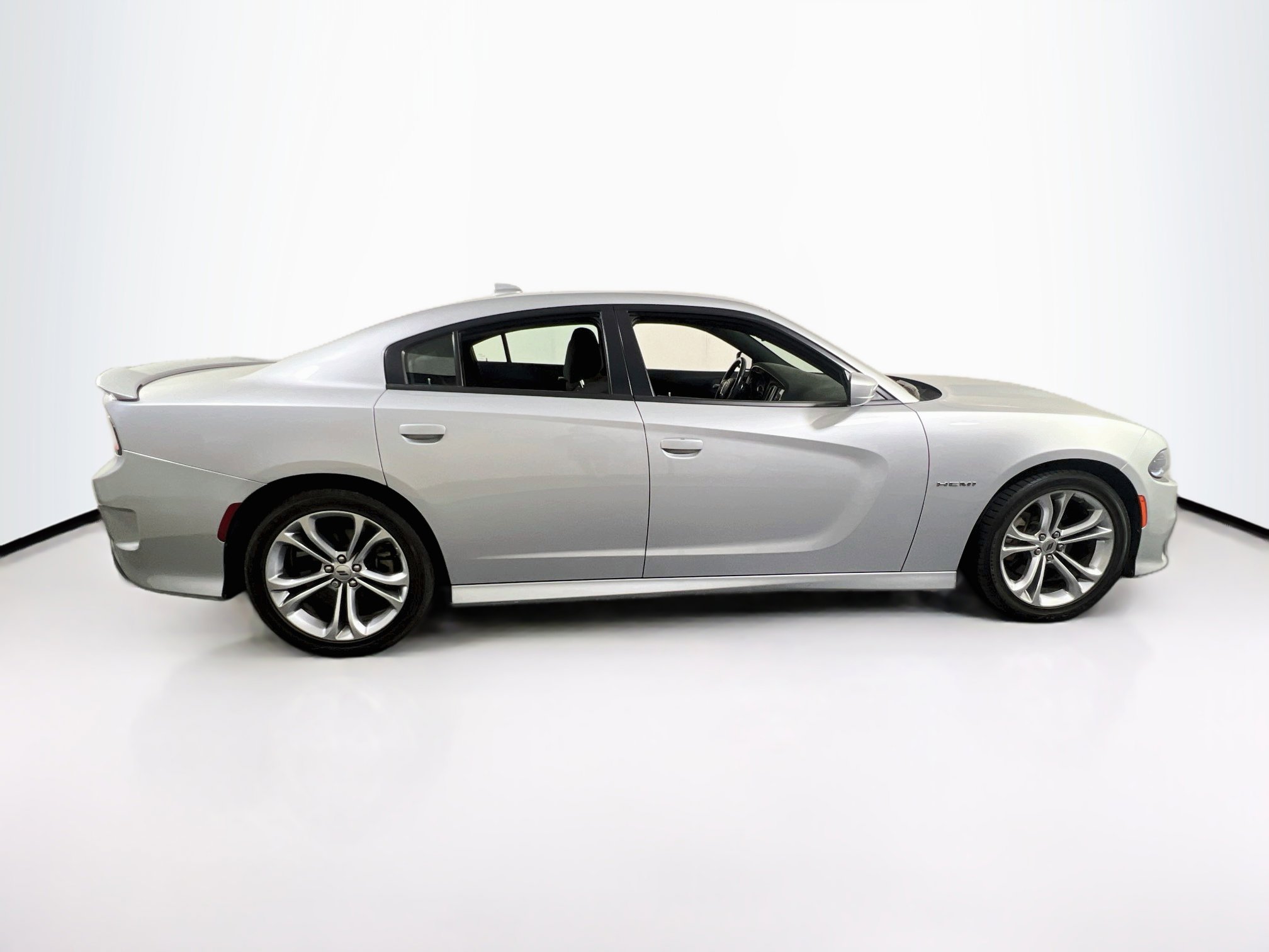 Used 2022 Dodge Charger R/T RWD image 4