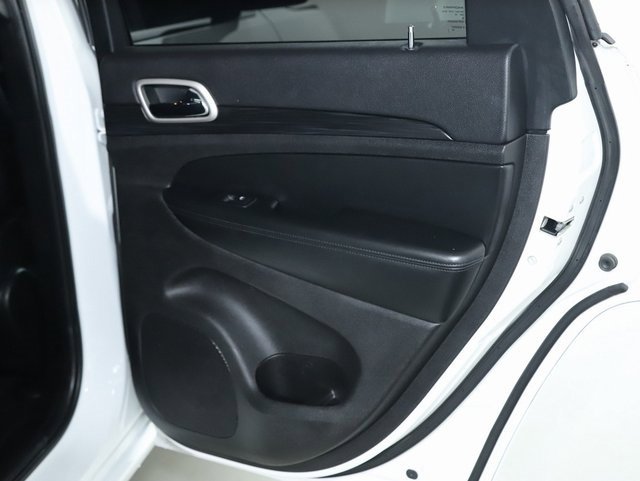 Used 2020 Jeep Grand Cherokee Altitude image 31