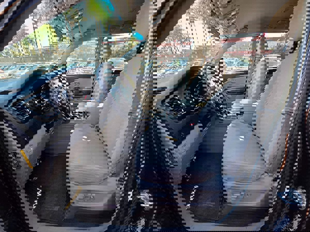 Used 2019 Kia Sedona LX image 23